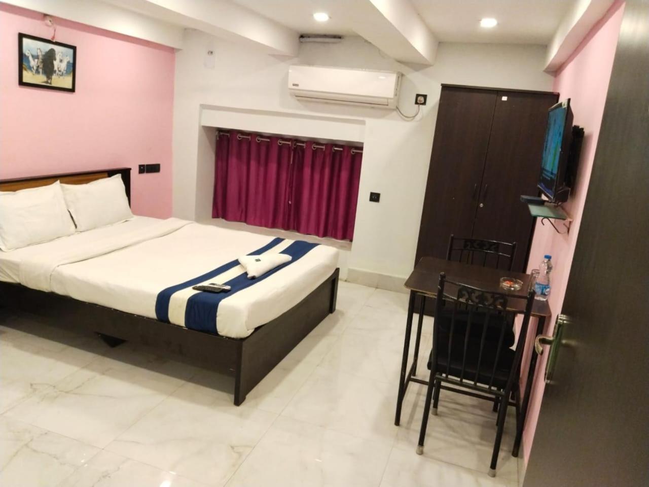 כלכותה Hotel Ucs מראה חיצוני תמונה