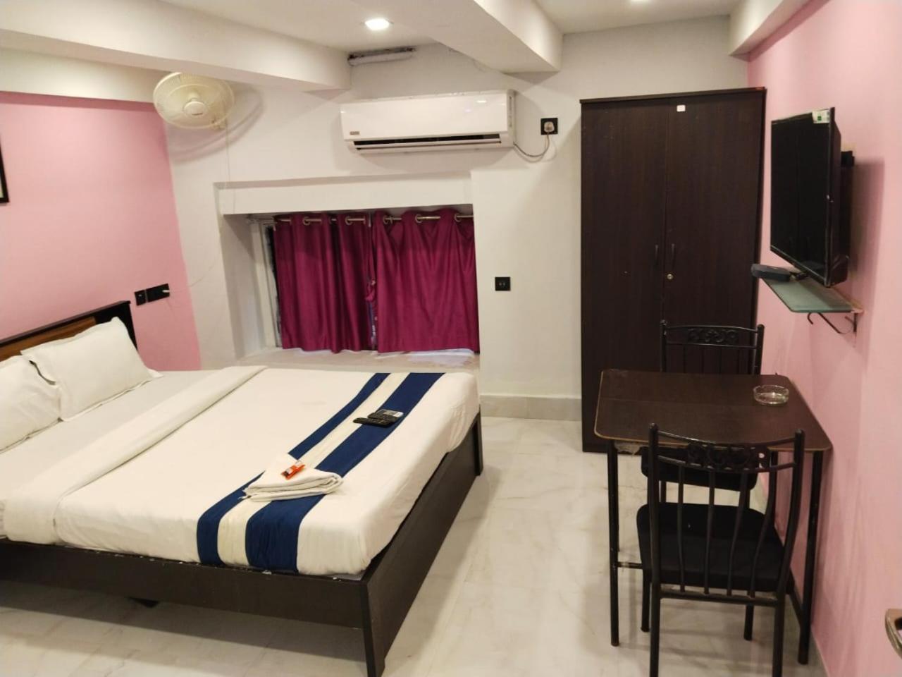 כלכותה Hotel Ucs מראה חיצוני תמונה