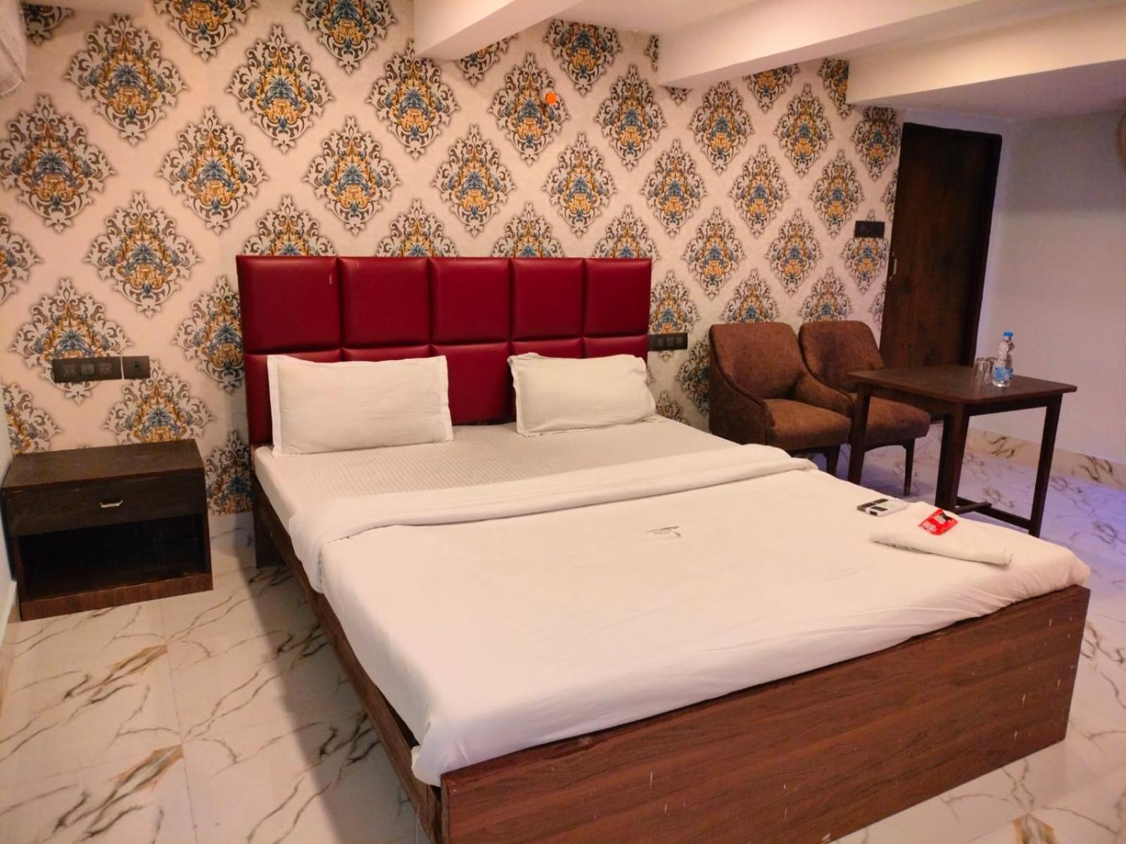 כלכותה Hotel Ucs מראה חיצוני תמונה