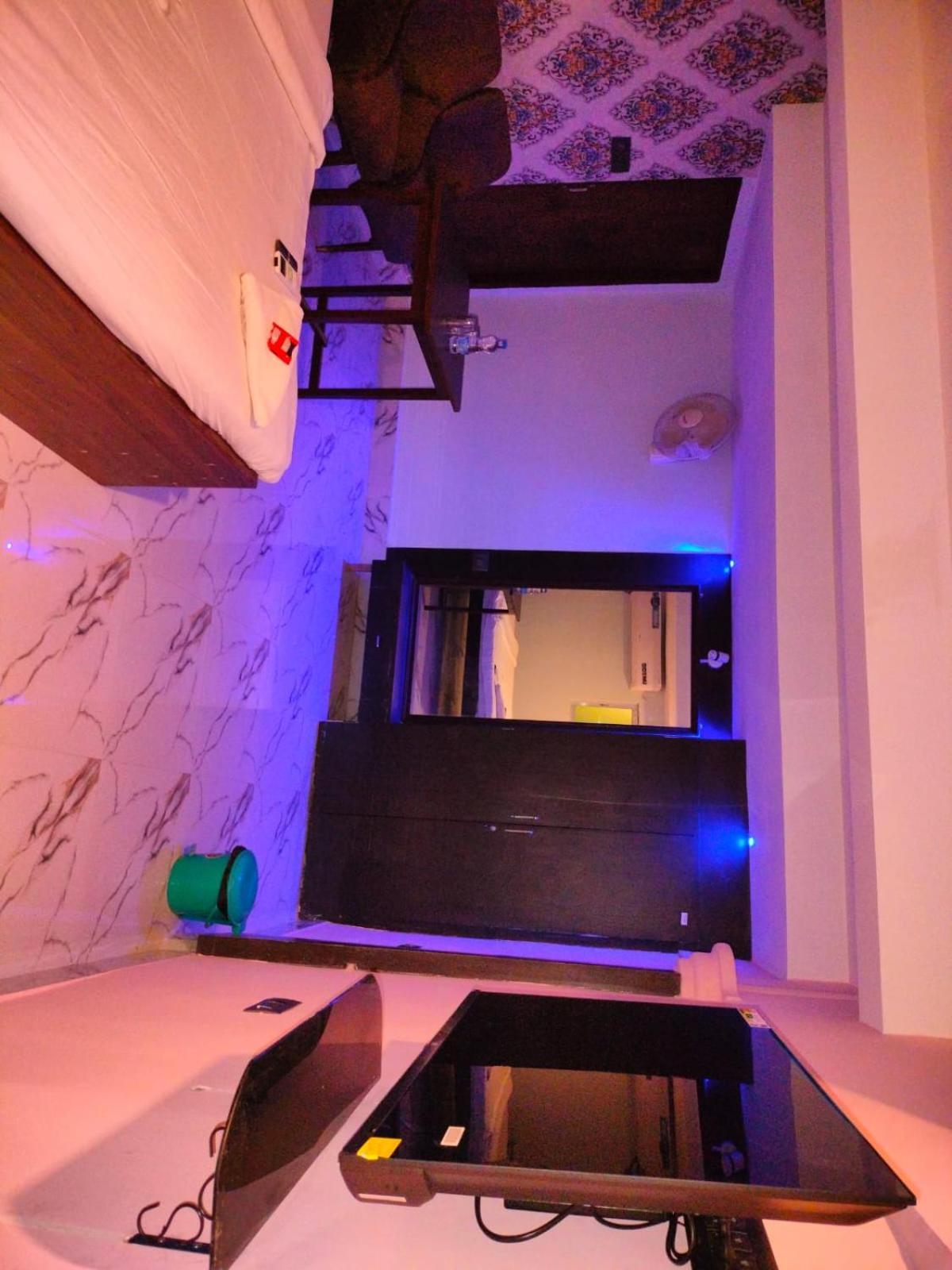כלכותה Hotel Ucs מראה חיצוני תמונה